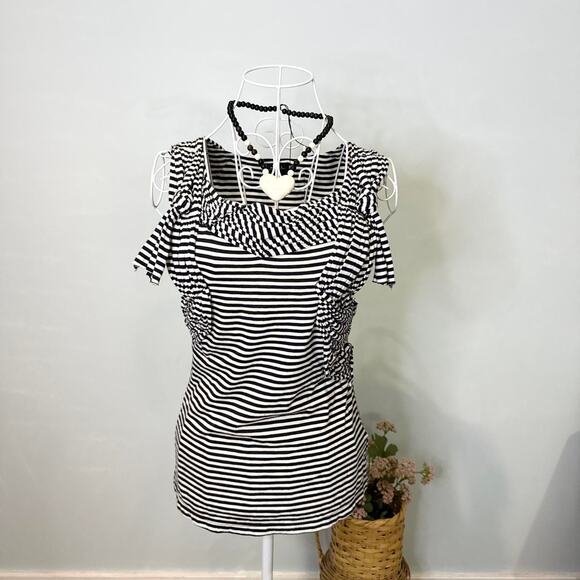 Cute striped ruffle ruched top - Picture 1 of 7